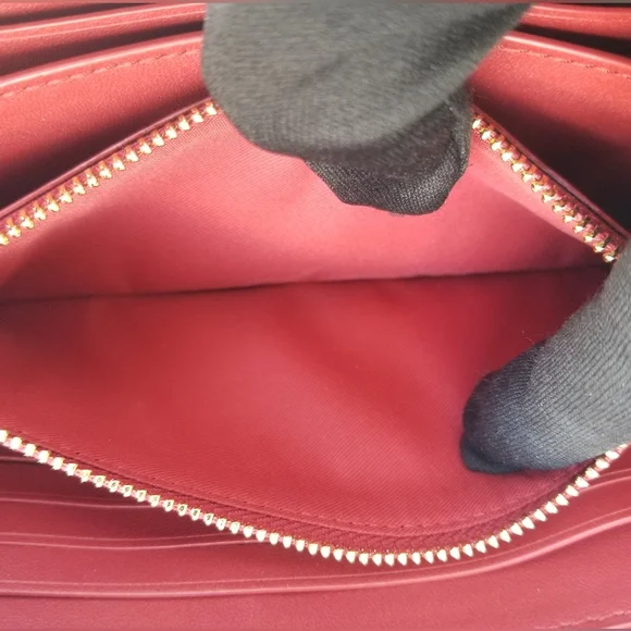 Rare Coach Black Pebbled Leather Wallet With Red Interior - Picture 12 of 13